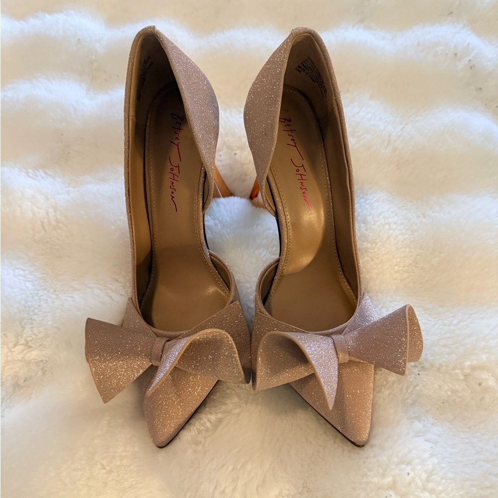Betsey Johnson Glitter Pink Heels with Bow - Picture 4 of 4